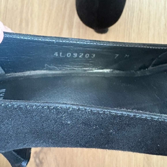 Stuart Weitzman Black Suede Kitten Heels – Size 7M - Picture 4 of 5